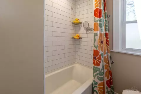 Bath - 2856 Sterrett Ave, Cincinnati, OH 45204 photo 1 of 2