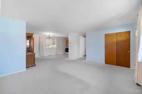 595 Comet Dr, Cincinnati, OH 45244 photo 6