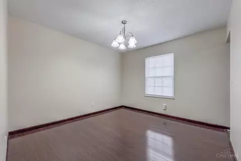 Living - 915 Smiley Ave, Forest Park, OH 45240 photo 4 of 4