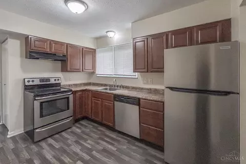 Kitchen - 915 Smiley Ave, Forest Park, OH 45240 photo 3 of 3