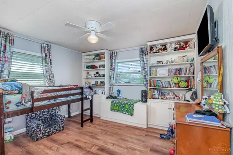 Bedroom - 230 Ohio Cir, Reading, OH 45215 photo 2 of 4