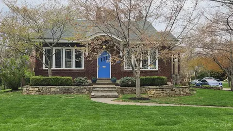 35 Springfield Pike, Wyoming, OH 45215