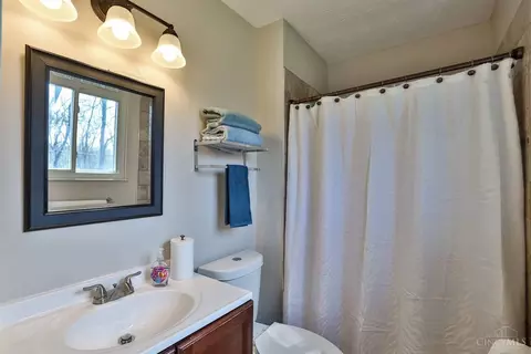 Bath - 2105 Galloway Ct, Cincinnati, OH 45240 photo 1 of 3