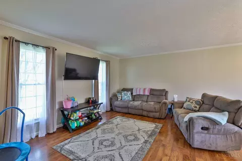 Living - 2105 Galloway Ct, Cincinnati, OH 45240 photo 2 of 4