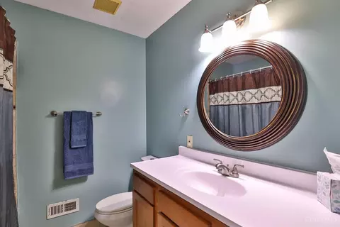 Bath - 2105 Galloway Ct, Cincinnati, OH 45240 photo 3 of 3