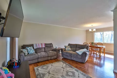 Living - 2105 Galloway Ct, Cincinnati, OH 45240 photo 3 of 4