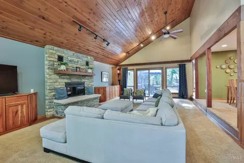 Living - 8564 Landen Cv, Maineville, OH 45039 photo 2 of 5