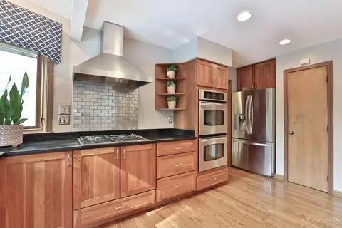 Kitchen - 8564 Landen Cv, Maineville, OH 45039 photo 6 of 6