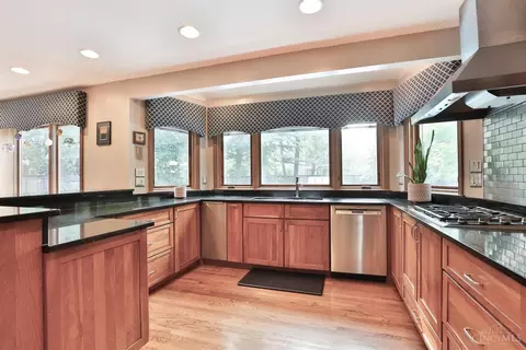 Kitchen - 8564 Landen Cv, Maineville, OH 45039 photo 3 of 6