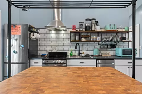 Kitchen - 1311 Spring St, Cincinnati, OH 45202 photo 7 of 7