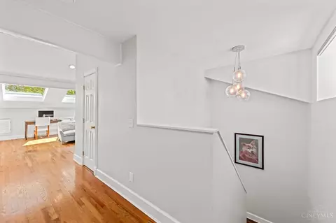 Entry Way - 1311 Spring St, Cincinnati, OH 45202 photo 9 of 14