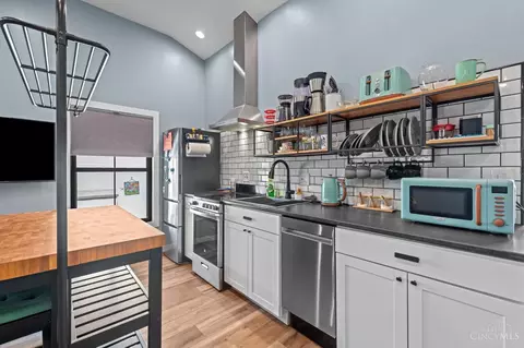 Kitchen - 1311 Spring St, Cincinnati, OH 45202 photo 6 of 7