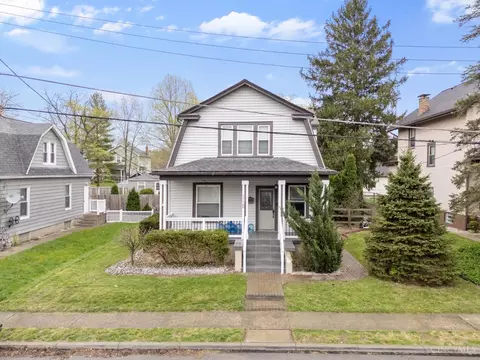 11160 Oak St, Sharonville, OH 45241