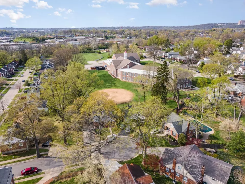 View/Area - 5764 Oriole Ct, Fairfax, OH 45227 photo 3 of 4