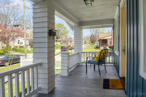 5200 Ebersole Ave, Cincinnati, OH 45227 photo 2