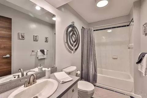 Bath - 9591 Heather Ct, Blue Ash, OH 45242 photo 5 of 5