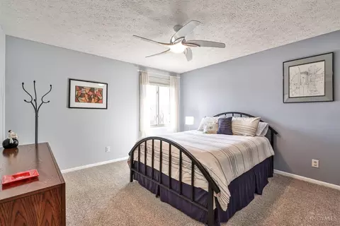 Bedroom - 9591 Heather Ct, Blue Ash, OH 45242 photo 6 of 7
