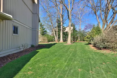 Exterior - 9591 Heather Ct, Blue Ash, OH 45242 photo 6 of 14