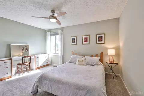 Bedroom - 9591 Heather Ct, Blue Ash, OH 45242 photo 4 of 7