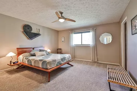 Bedroom - 9591 Heather Ct, Blue Ash, OH 45242 photo 1 of 7