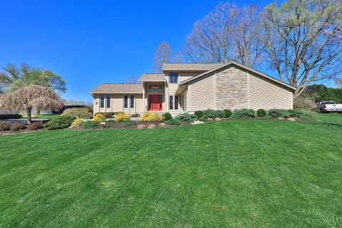 9591 Heather Ct, Blue Ash, OH 45242