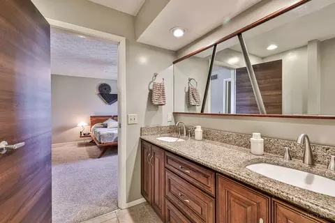 Bath - 9591 Heather Ct, Blue Ash, OH 45242 photo 2 of 5