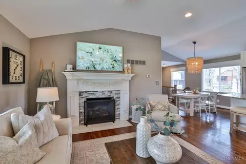 7449 Hosbrook Rd, Cincinnati, OH 45243 photo 8