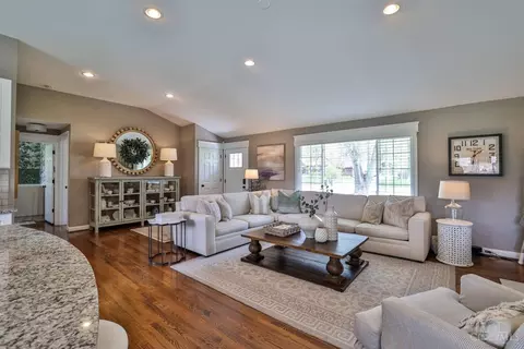 7449 Hosbrook Rd, Cincinnati, OH 45243 photo 5