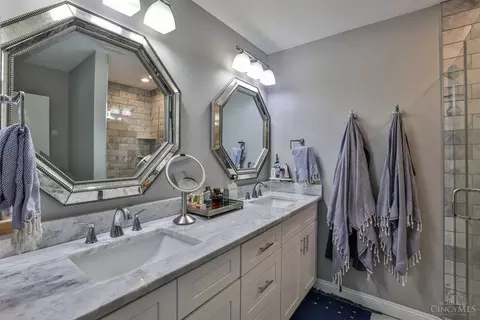 7449 Hosbrook Rd, Cincinnati, OH 45243 photo 21