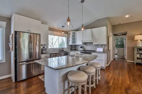 7449 Hosbrook Rd, Cincinnati, OH 45243 photo 12