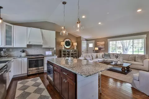 7449 Hosbrook Rd, Cincinnati, OH 45243 photo 10