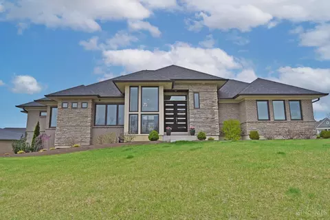 9927 Sean James Ct, West Chester, OH 45241