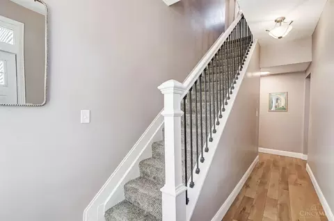 Entry Way - 3580 Lilac Ave, Cincinnati, OH 45208 photo 3 of 4