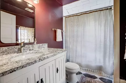 Bath - 3580 Lilac Ave, Cincinnati, OH 45208 photo 2 of 6