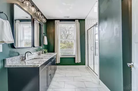 Bath - 3580 Lilac Ave, Cincinnati, OH 45208 photo 4 of 6