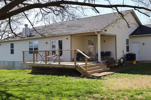 Exterior - 676 Smiley Ave, Springdale, OH 45246 photo 6 of 11