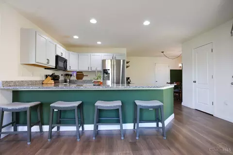 Kitchen - 676 Smiley Ave, Springdale, OH 45246 photo 1 of 4
