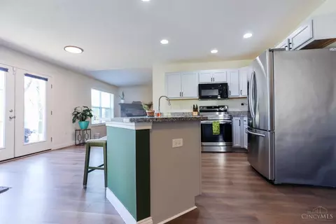 Kitchen - 676 Smiley Ave, Springdale, OH 45246 photo 4 of 4