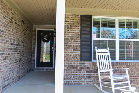 Exterior - 676 Smiley Ave, Springdale, OH 45246 photo 2 of 11