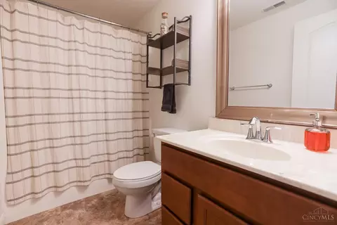 Bath - 676 Smiley Ave, Springdale, OH 45246 photo 1 of 4