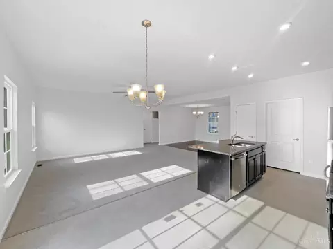 Living - 3473 Madison Grace Way, Franklin, OH 45005 photo 2 of 3