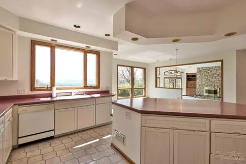 Kitchen - 7379 Southpointe Dr, Cincinnati, OH 45233 photo 3 of 6