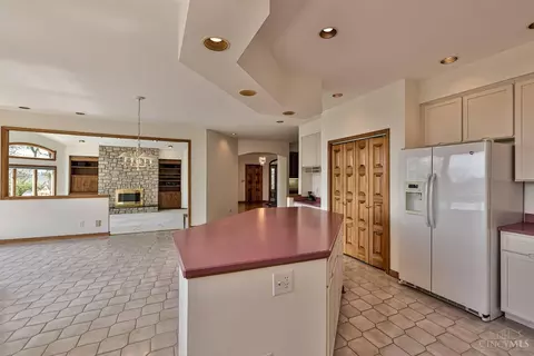 Kitchen - 7379 Southpointe Dr, Cincinnati, OH 45233 photo 4 of 6
