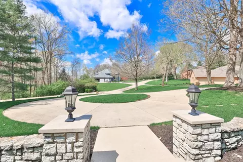Exterior - 7379 Southpointe Dr, Cincinnati, OH 45233 photo 13 of 14