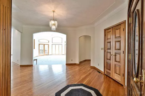 Entry Way - 7379 Southpointe Dr, Cincinnati, OH 45233 photo 2 of 4
