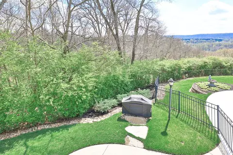 Exterior - 7379 Southpointe Dr, Cincinnati, OH 45233 photo 8 of 14