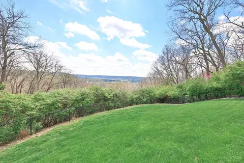 Exterior - 7379 Southpointe Dr, Cincinnati, OH 45233 photo 6 of 14