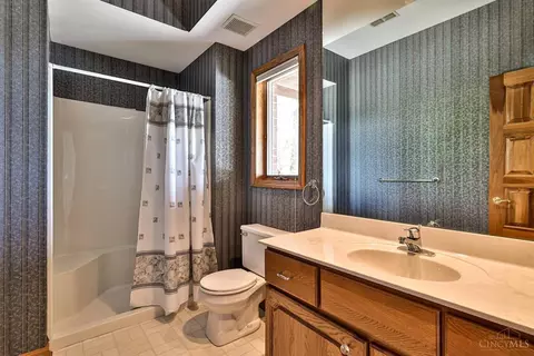 Bath - 7379 Southpointe Dr, Cincinnati, OH 45233 photo 7 of 7