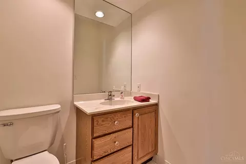 Bath - 7379 Southpointe Dr, Cincinnati, OH 45233 photo 4 of 7