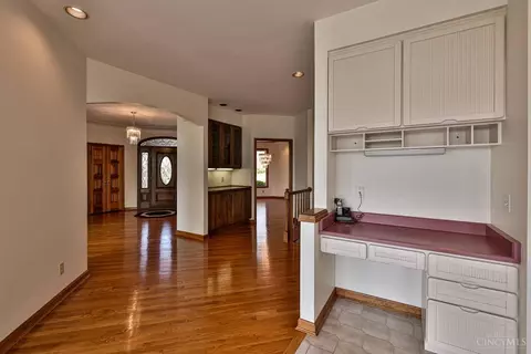 Entry Way - 7379 Southpointe Dr, Cincinnati, OH 45233 photo 4 of 4